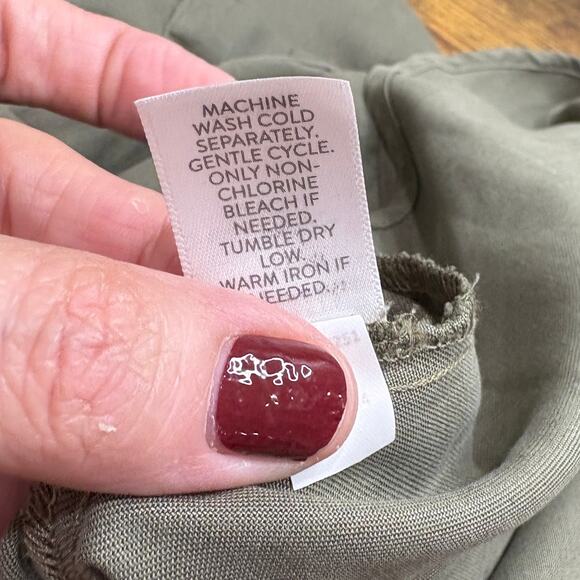 J Jill Plus Size 2X Top Button Up 100% Tencel Olive Green Roll Tab Sleeve V Neck - Picture 5 of 14